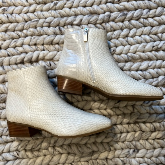 AQUATALIA Snake Skin Bootie Size 8.5 - Picture 7 of 8
